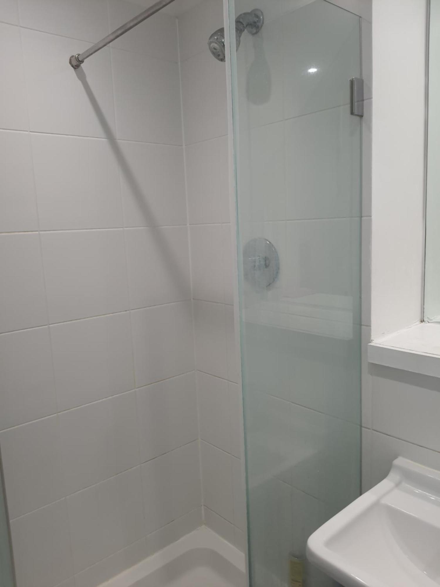 Ensuite Room In Canary Wharf Top-Floor Apartment Apartment London