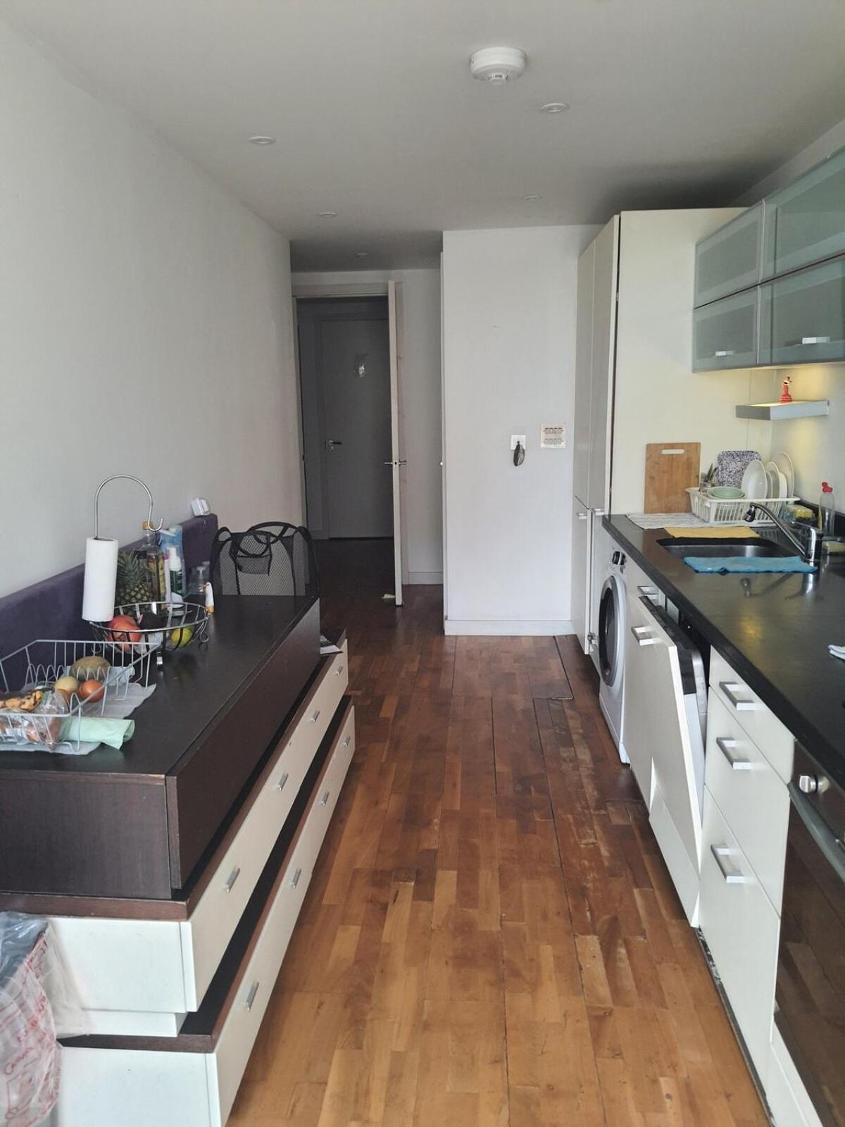 Ensuite Room In Canary Wharf Top-Floor Apartment