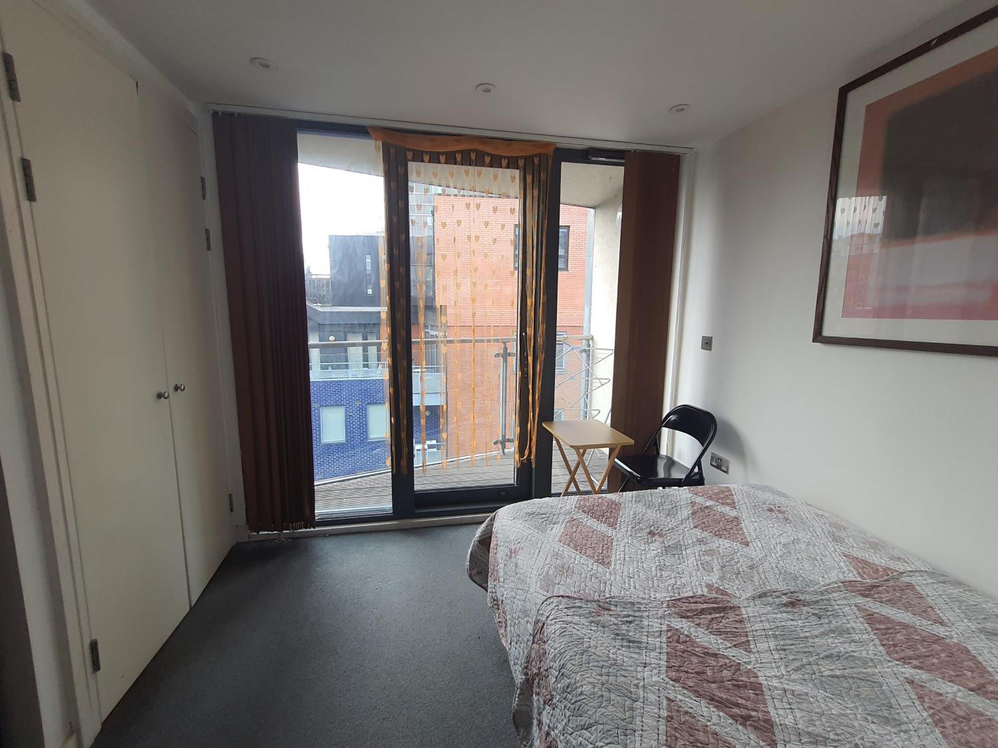 Apartment Ensuite Room In Canary Wharf Top-Floor Apartment